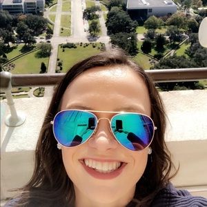 Meet your Posher, Liza